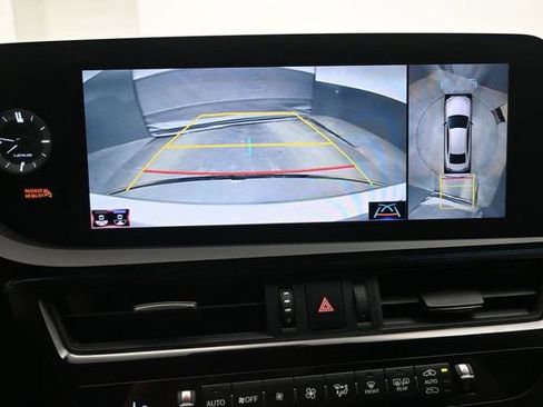 Used 2022 Lexus ES 300h Ultra Luxury w/ Accessory Package 2 FWD image 19