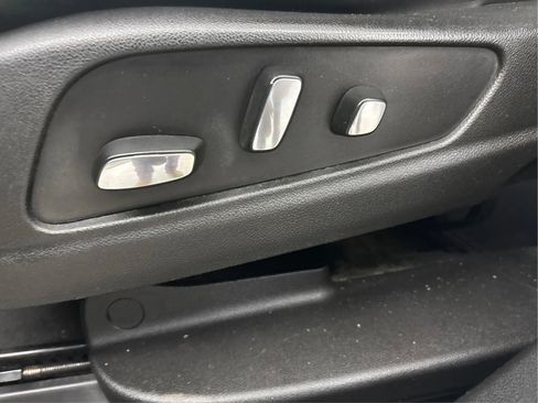 Used 2017 Cadillac XT5 Premium Luxury FWD image 24