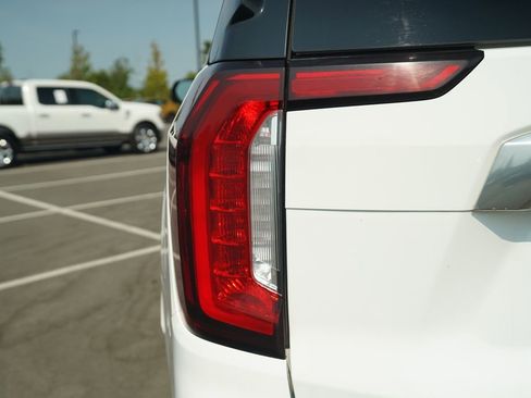 Used 2022 GMC Yukon XL Denali image 39