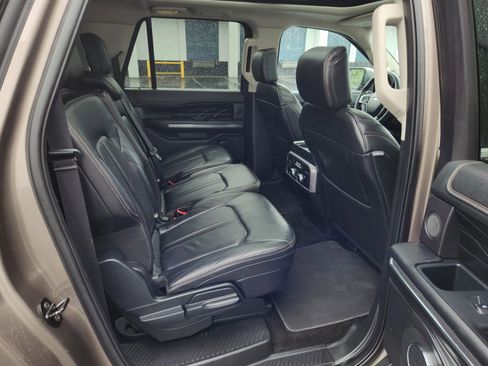 Used 2018 Ford Expedition Max Platinum AWD/4WD image 23