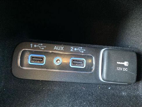 Used 2019 Jeep Grand Cherokee Laredo AWD/4WD image 14