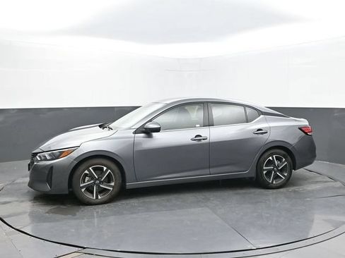 Used 2024 Nissan Sentra SV FWD image 2