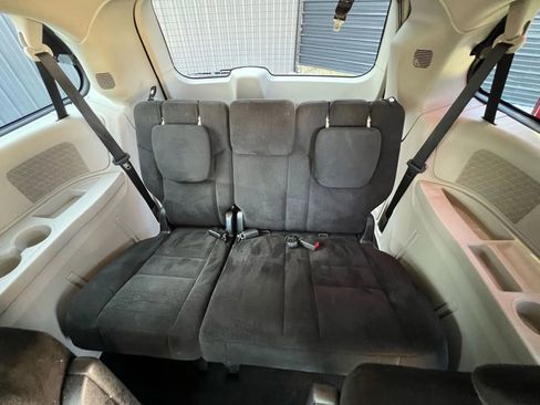 Used 2015 Dodge Grand Caravan SXT w/ Rear Park Assist Package image 11