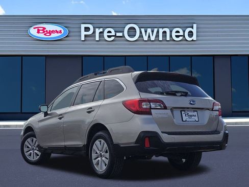 Used 2019 Subaru Outback 2.5i Premium image 5