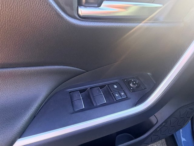 Used 2023 Toyota RAV4 SE AWD/4WD image 10
