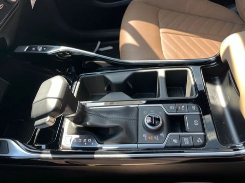 Certified 2026 Kia Sorento SX Prestige w/ Olive Brown Leather Package AWD/4WD image 29