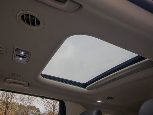 Used 2024 Kia Carnival SX Prestige image 19