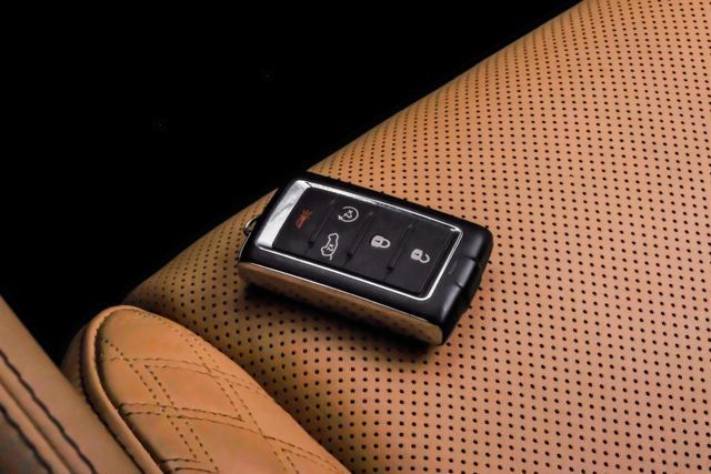 Used 2022 Jeep Grand Cherokee Summit AWD/4WD image 96