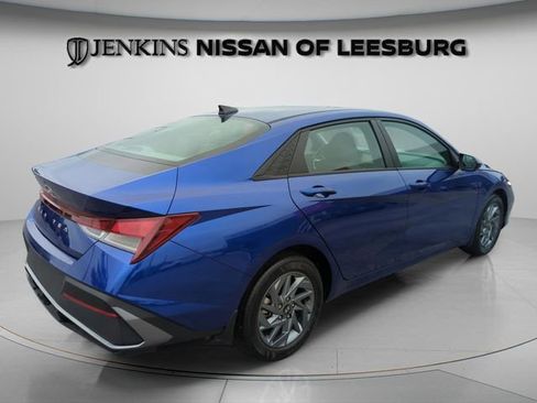 Used 2024 Hyundai Elantra SEL image 6