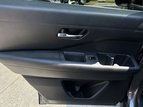 Used 2022 Nissan Pathfinder SV FWD image 21