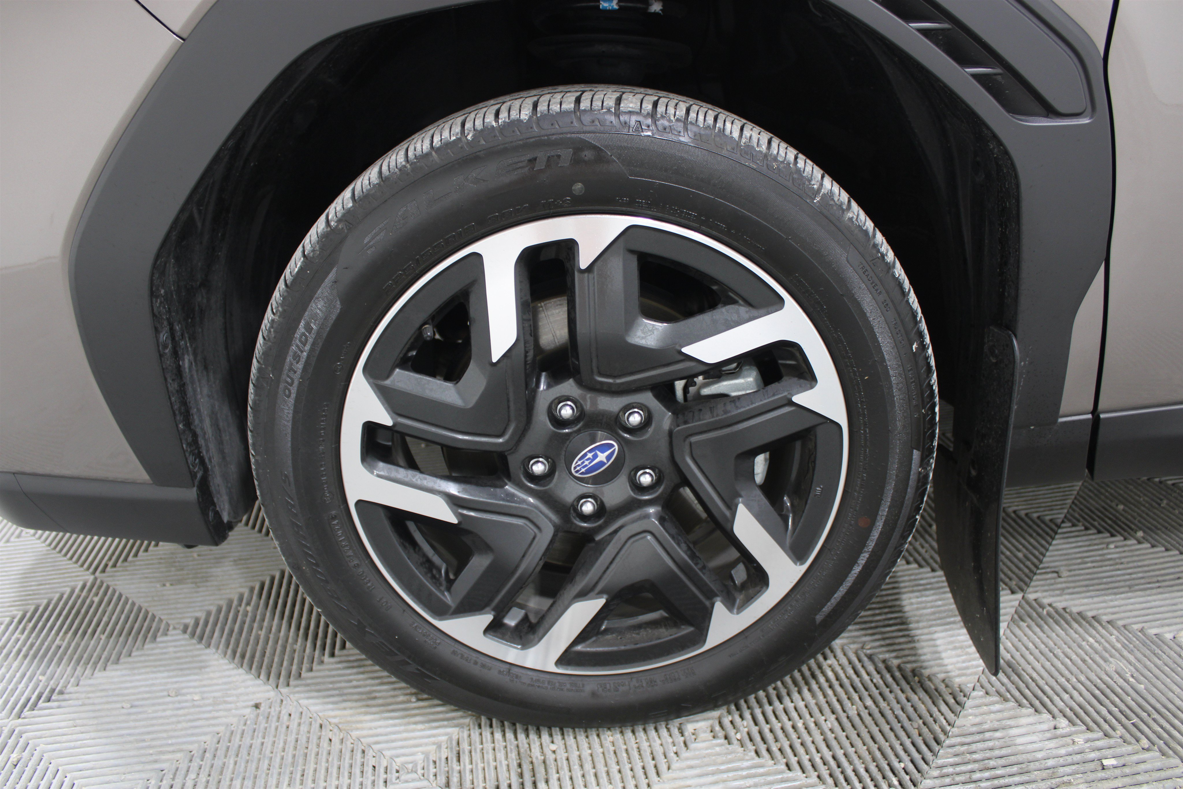 Certified 2025 Subaru Forester Limited AWD/4WD image 9