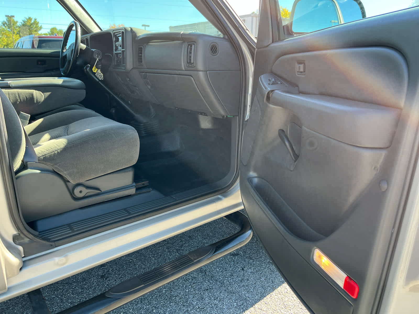 Used 2007 Chevrolet Silverado 2500 LT AWD/4WD image 24