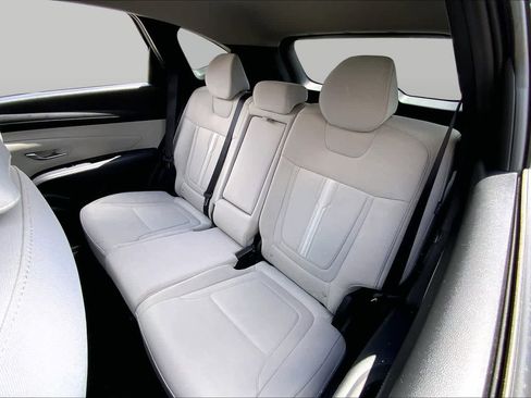 Used 2025 Hyundai Tucson SEL FWD image 19