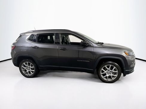 Used 2022 Jeep Compass Latitude w/ Sun and Sound Group image 4