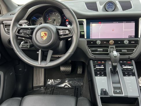 Certified 2022 Porsche Macan image 15