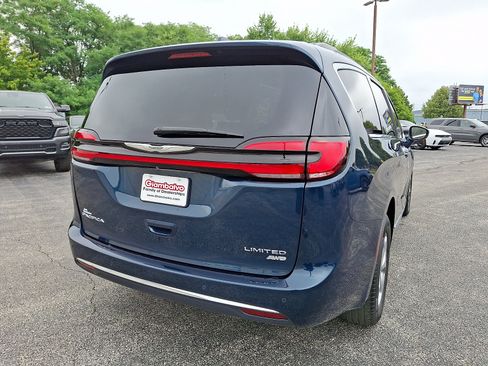 Used 2022 Chrysler Pacifica Limited w/ Uconnect Theater Family Group AWD/4WD image 11