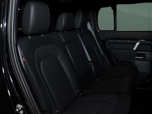 Used 2023 Land Rover Defender 110 X-Dynamic SE image 15