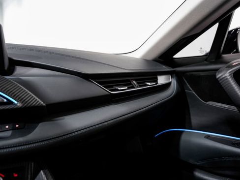 Used 2019 BMW i8 Coupe AWD/4WD image 14