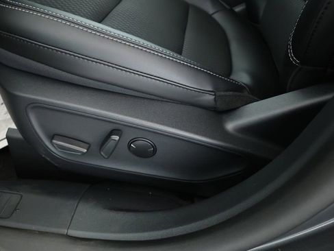 Used 2025 Ford Escape SE image 9