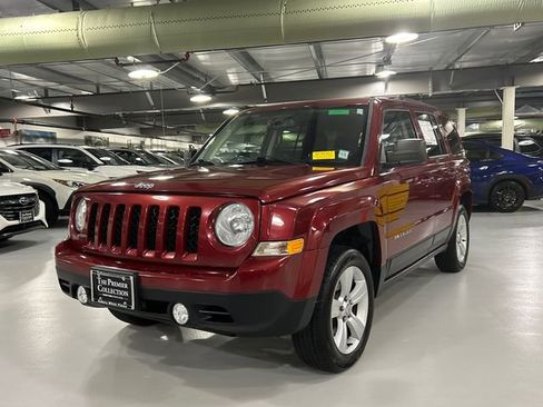 Used 2014 Jeep Patriot Latitude w/ Sun/Sound Group image 5
