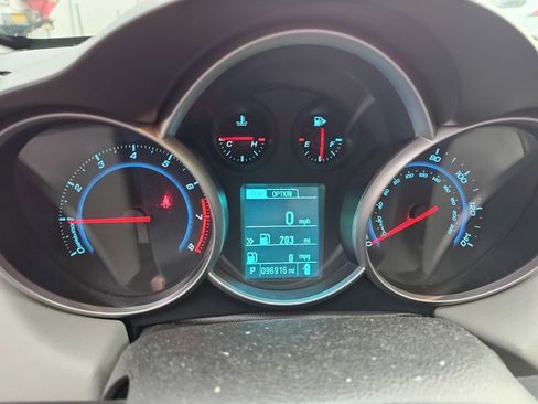 Used 2014 Chevrolet Cruze LS FWD image 10