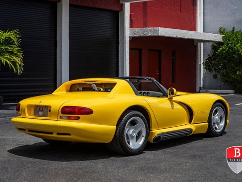 Used 1995 Dodge Viper RT/10 image 9