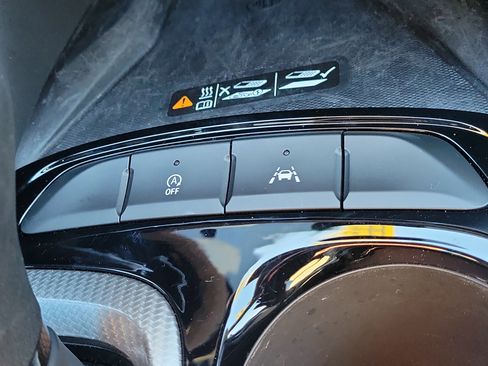 Certified 2025 Buick Envista Avenir image 26