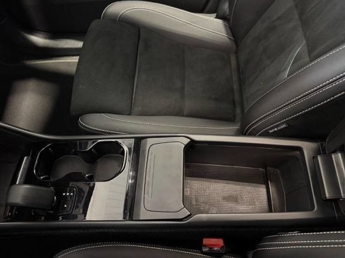 Used 2022 Volvo C40 P8 Recharge Ultimate image 43