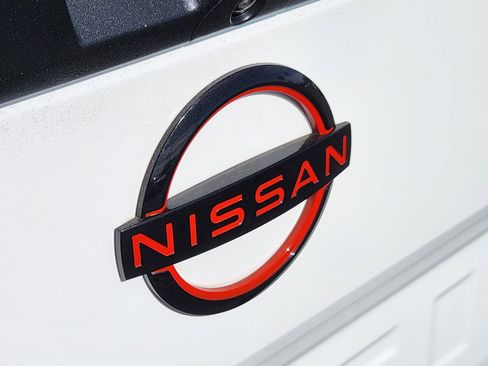 Used 2023 Nissan Frontier PRO-4X w/ Pro-4X Premium Package image 11