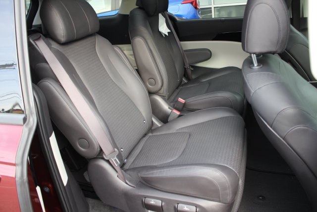 Used 2024 Kia Carnival SX Prestige FWD image 34