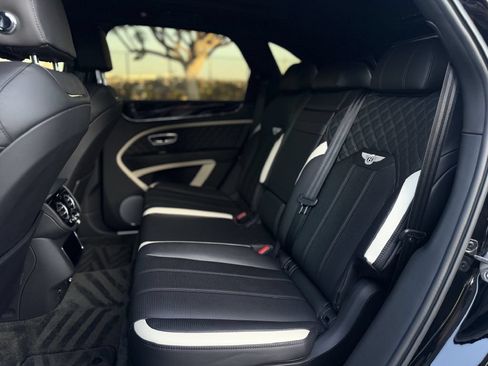 Used 2021 Bentley Bentayga Speed AWD/4WD image 25