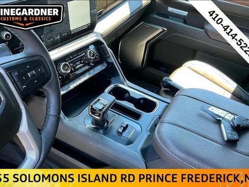 Used 2024 GMC Sierra 1500 Denali w/ Denali Reserve Package AWD/4WD image 19