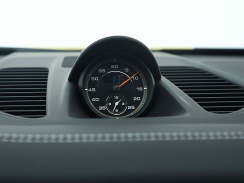 Used 2018 Porsche 911 GT2 RS image 36