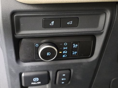 Used 2023 Ford Expedition Limited AWD/4WD image 23