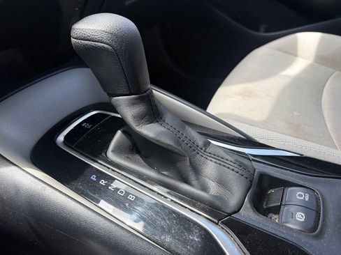 Used 2020 Toyota Corolla LE FWD image 23