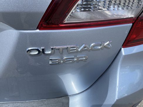 Used 2016 Subaru Outback 3.6R Limited AWD/4WD image 26