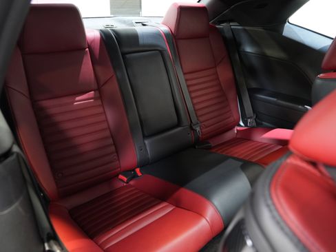 Used 2014 Dodge Challenger SXT RWD image 32