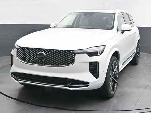 New 2026 Volvo XC90 B6 Ultra image 3