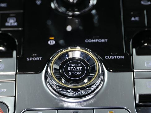 Used 2020 Bentley Flying Spur W12 image 51