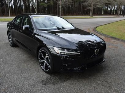 New 2024 Volvo S60 B5 Plus w/ Climate Package