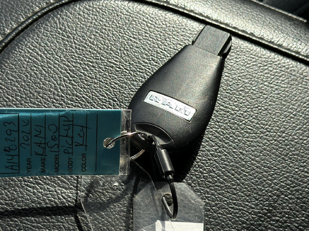 Used 2024 RAM 1500 Classic SLT AWD/4WD image 31