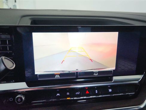 Used 2025 GMC Sierra 1500 SLT image 31