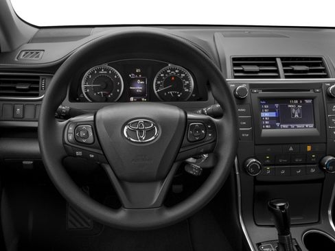 Used 2017 Toyota Camry SE FWD image 6