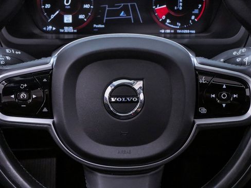 Used 2021 Volvo XC90 T6 Momentum w/ Advanced Package image 22