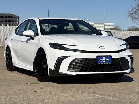 Certified 2026 Toyota Camry SE image 2