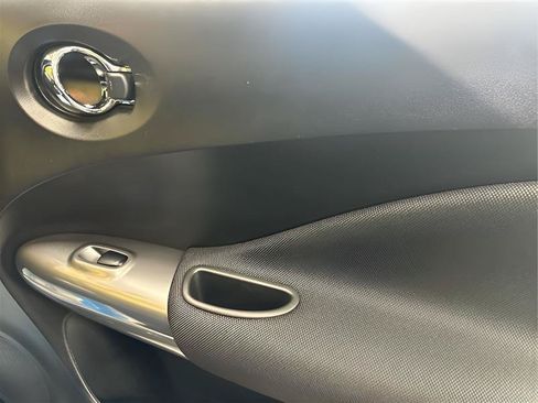 Used 2015 Nissan Juke SV AWD/4WD image 23