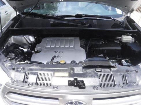 Used 2013 Toyota Highlander Limited FWD image 19