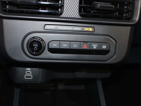 New 2025 Ford Maverick XL w/ Equipment Group 101A image 39