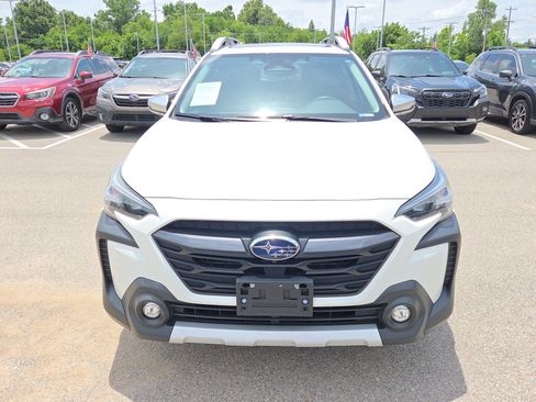 Used 2023 Subaru Outback Touring AWD/4WD image 8