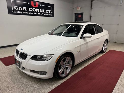 Used 2009 BMW 335i xDrive Coupe AWD/4WD image 2